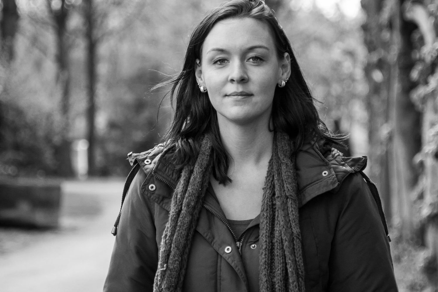 Op de set van Als..., portret in zwart-wit