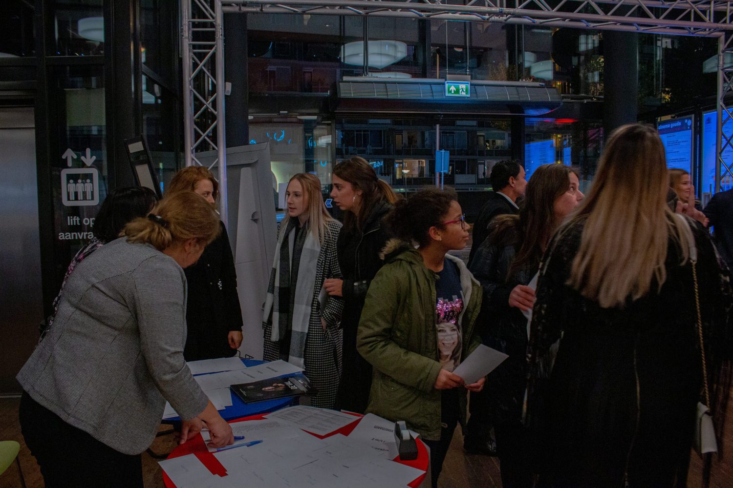 Premiere De Val, ontvangst in de foyer