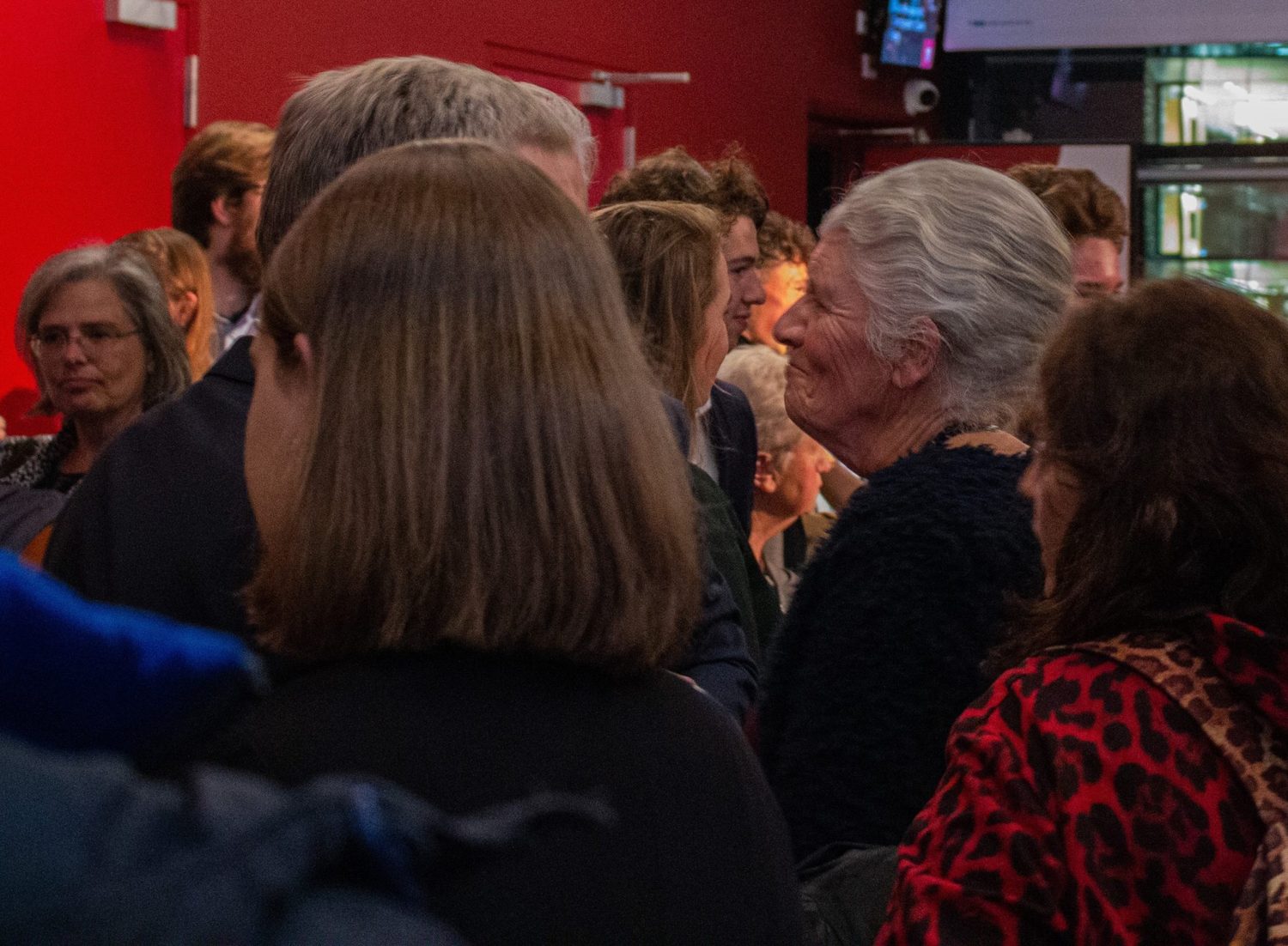 Premiere De Val, gasten in de foyer